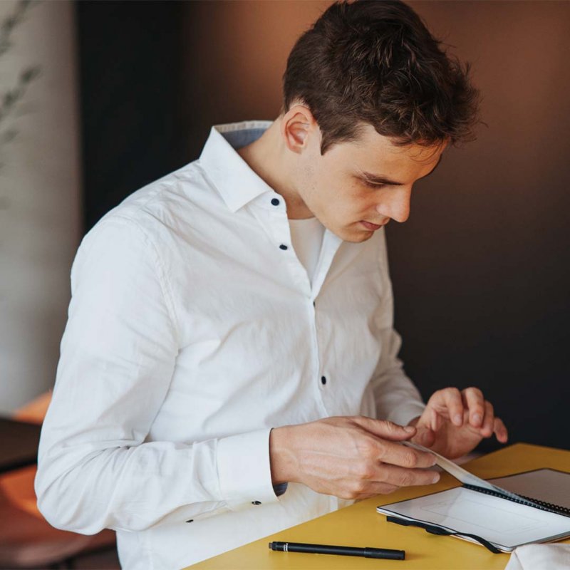 Person exploring his new Bambook